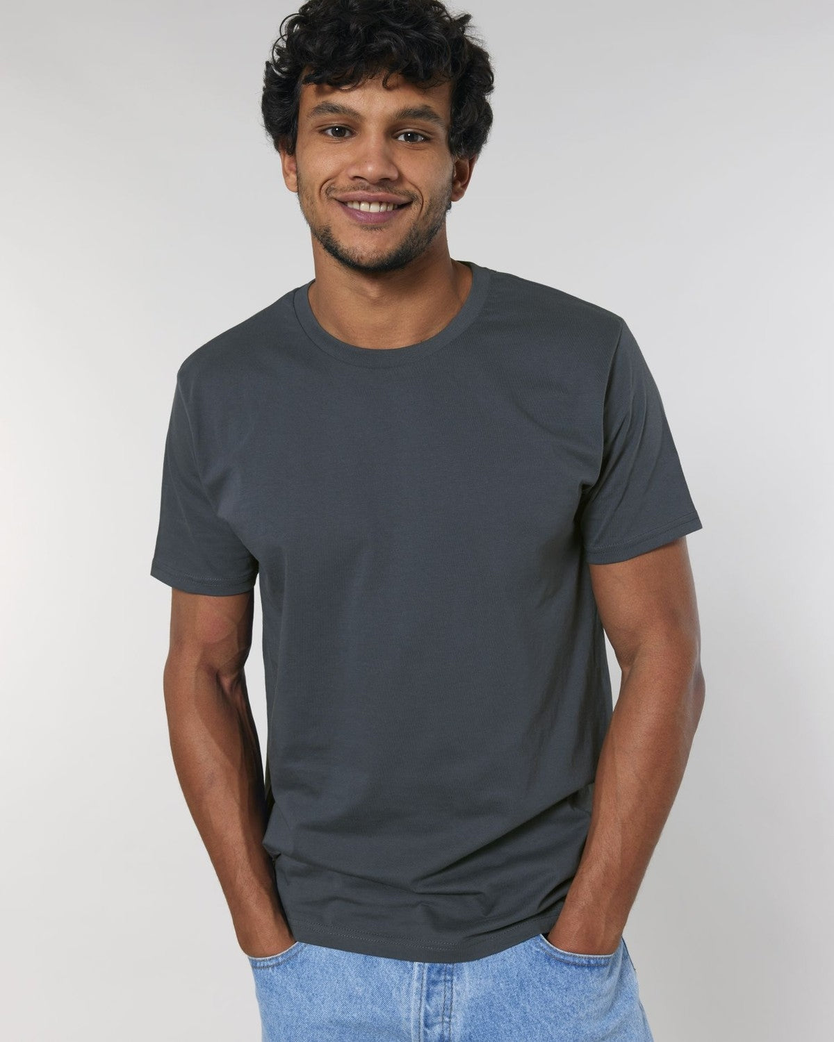 STTU758_C715_Front_Main_Studio_0.jpg