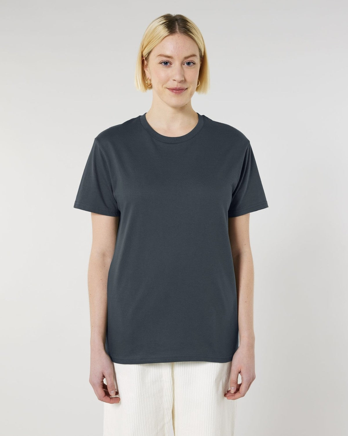 STTU758_C715_Front_Main_Studio_6.jpg