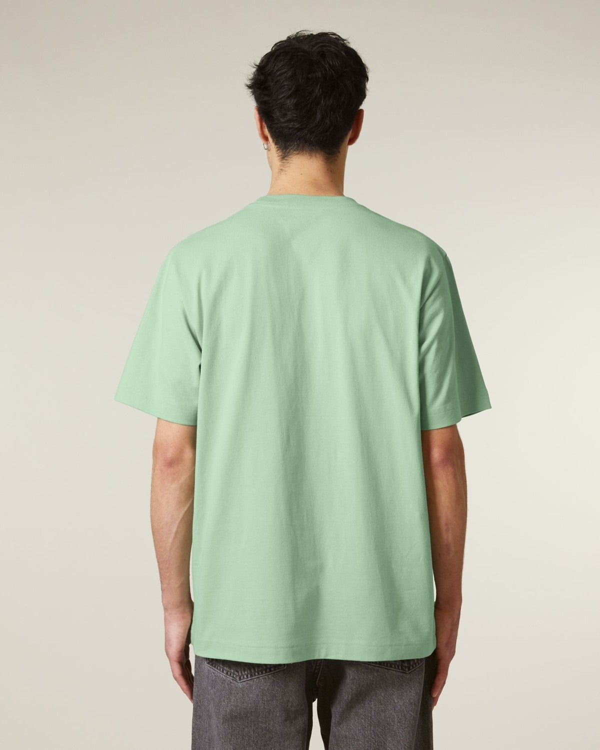STTU788_C735_Back_Main_Studio_0.jpg
