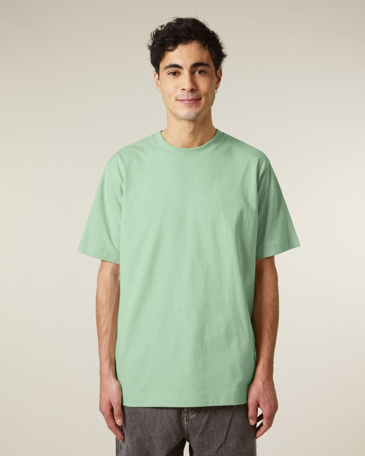 STTU788_C735_Front_Main_Studio_1.jpg