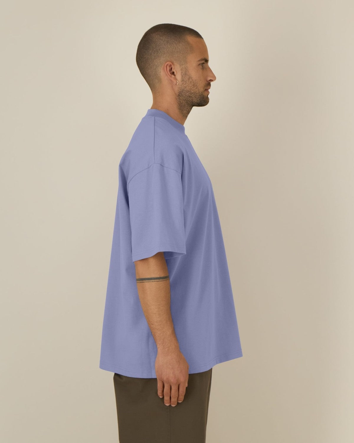 STTU959_C134_Front_Main_Studio_4.jpg