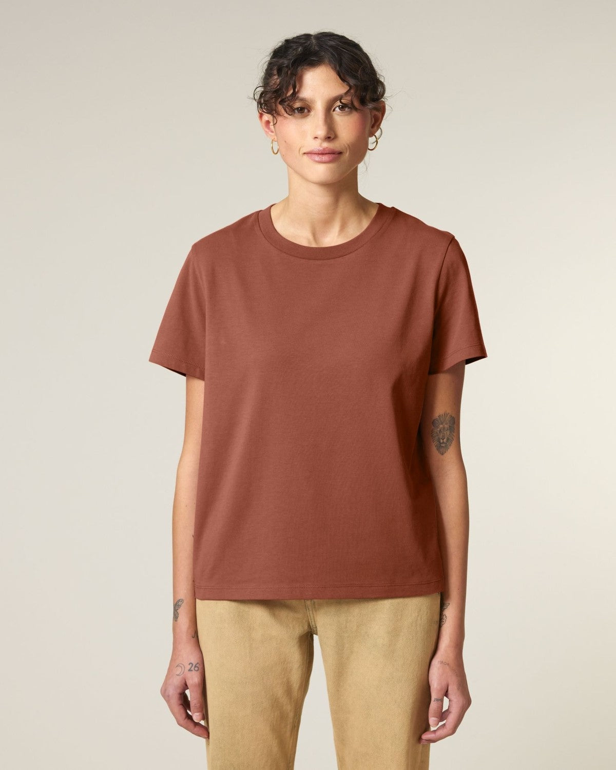 STTW172_C730_Front_Main_Studio_6.jpg