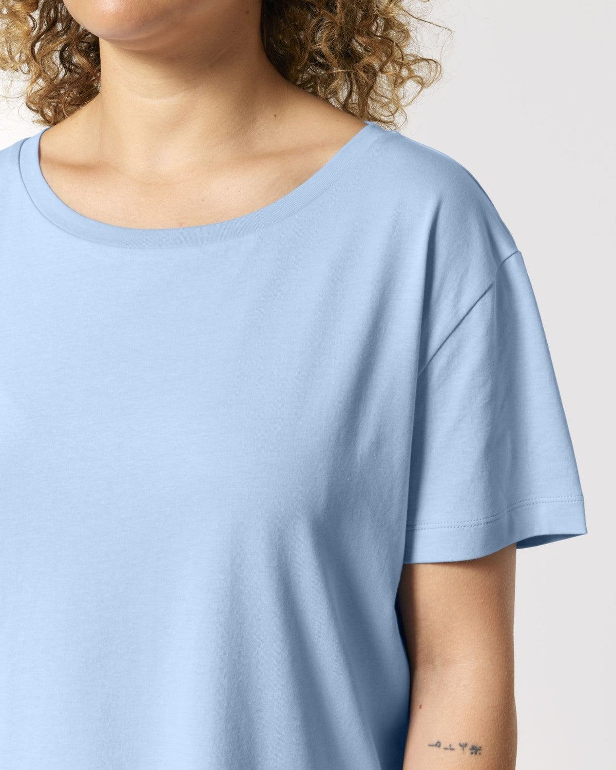 STTW173_C149_Front_Detail_Studio_5.jpg