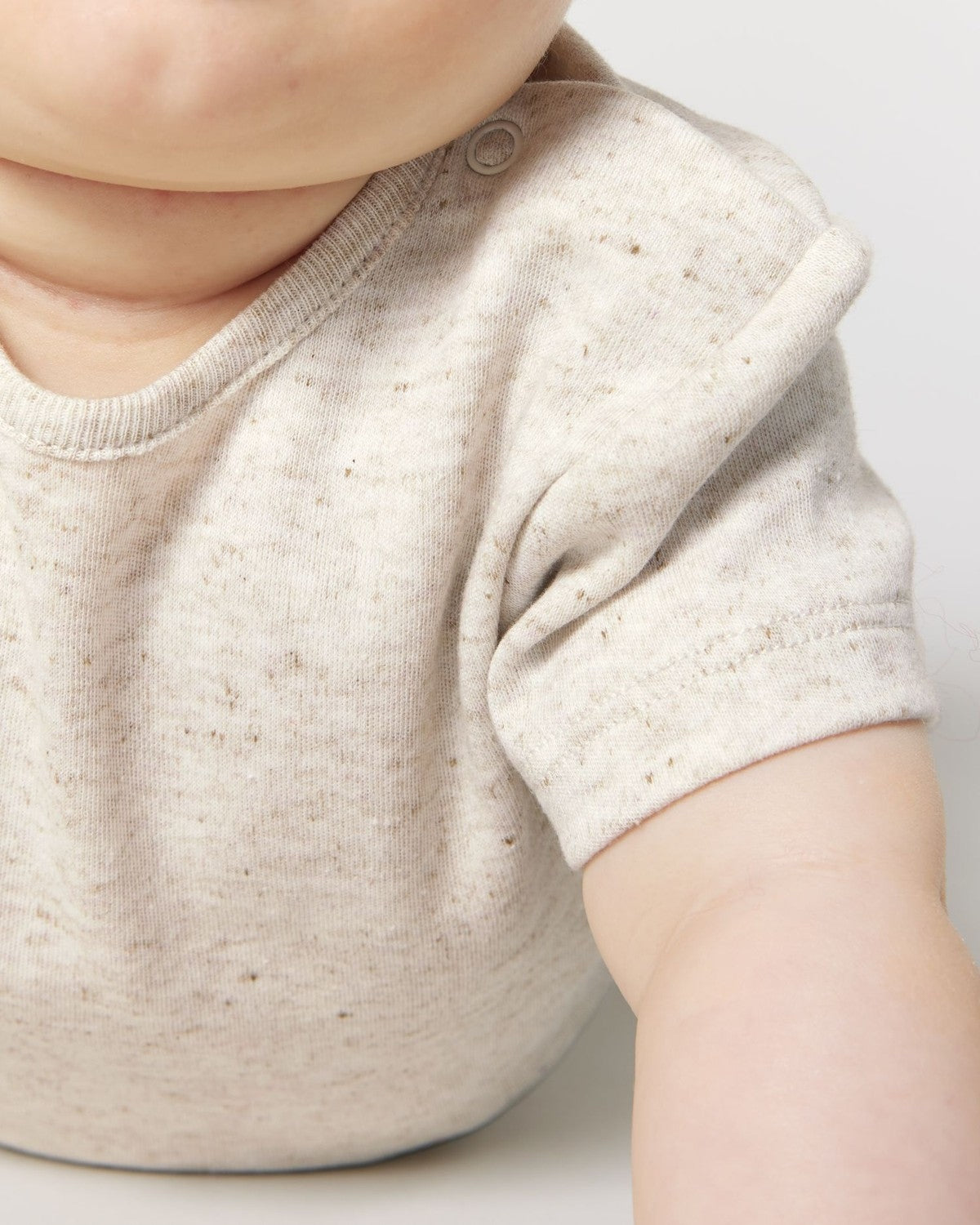 STUB103_C147_Front_Detail_Studio_0.jpg